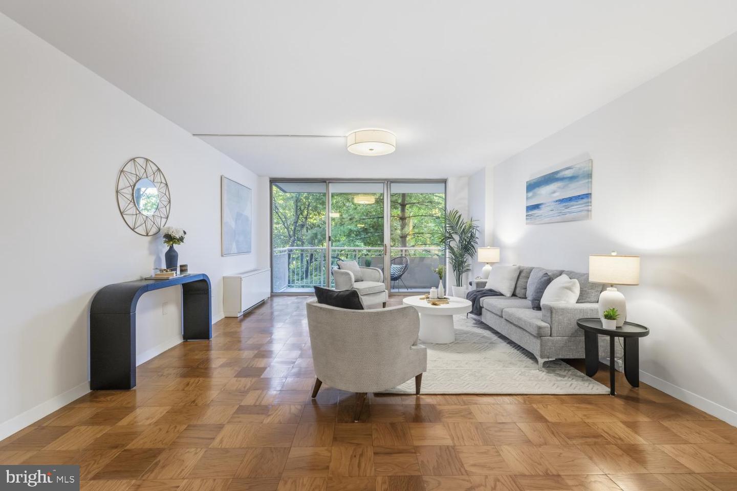3001 Veazey Ter NW #426 — photo
