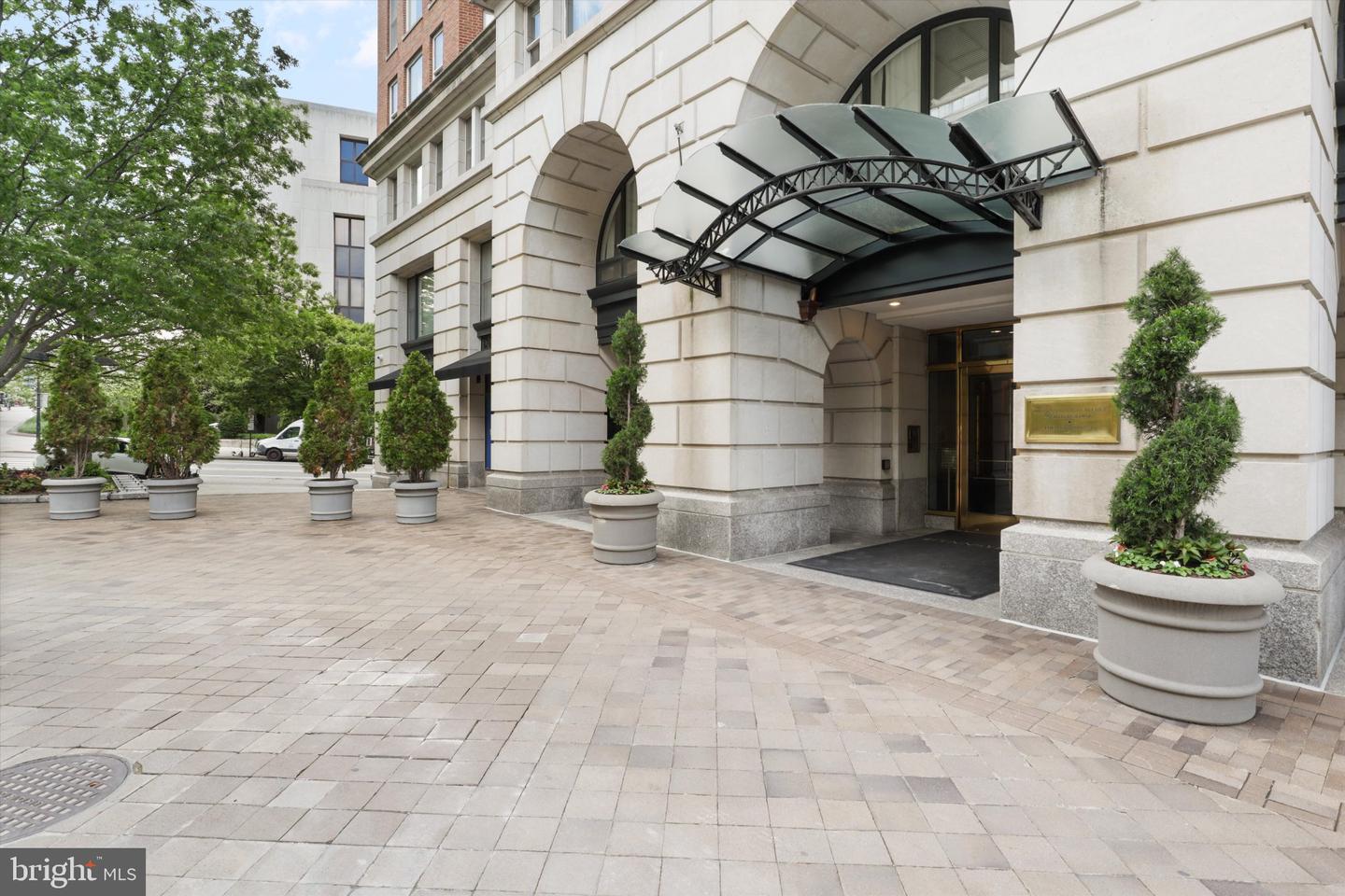 601 Pennsylvania Ave NW #1103N — photo