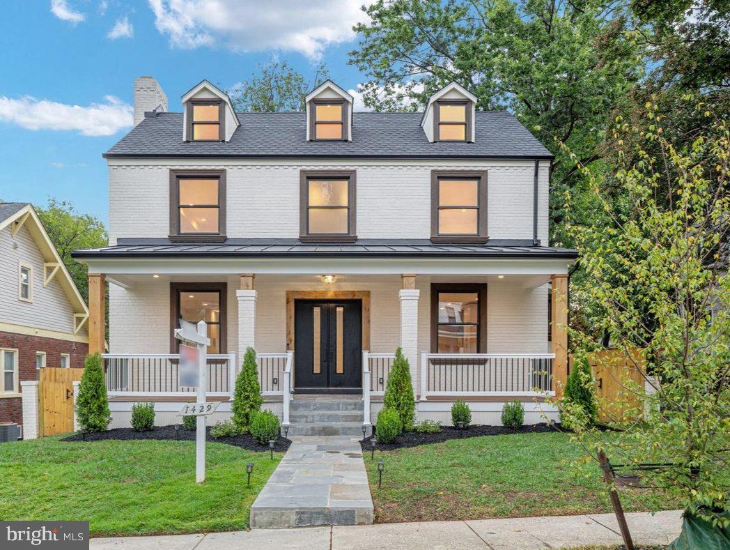 1429 Holly St NW — photo