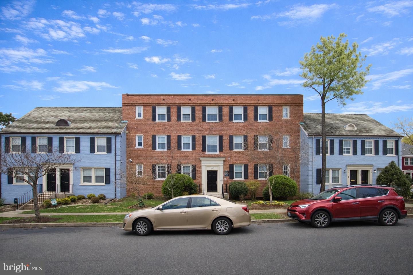 2125 Suitland Ter SE #302 — photo