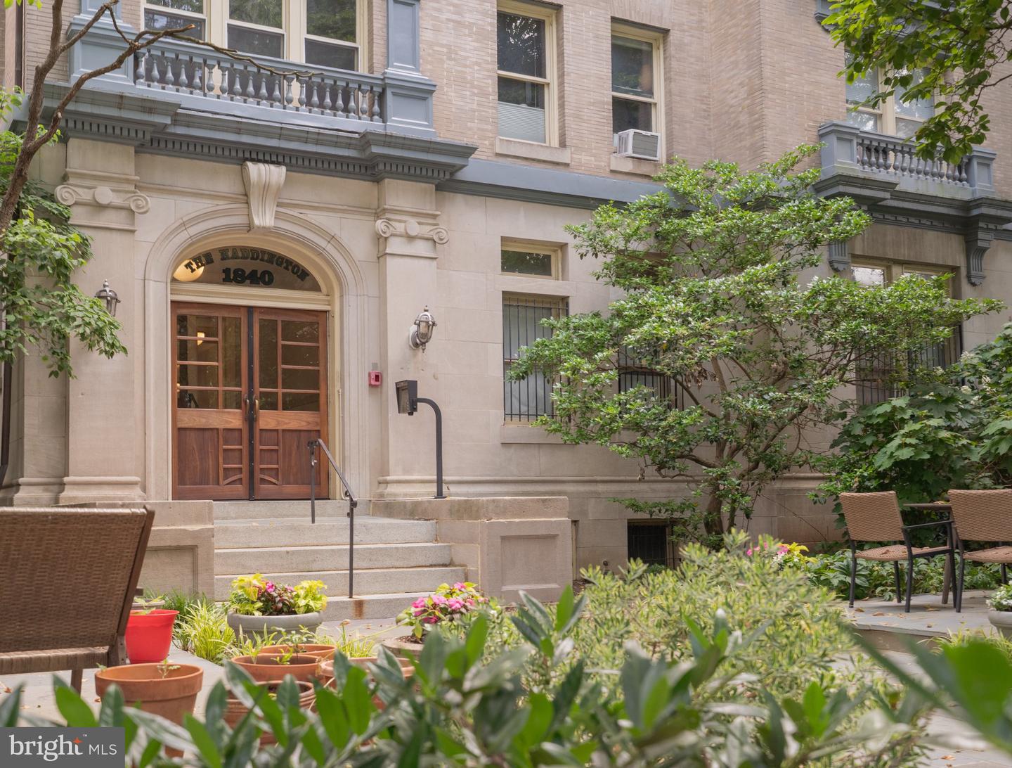 1840 Biltmore St NW #21 — photo