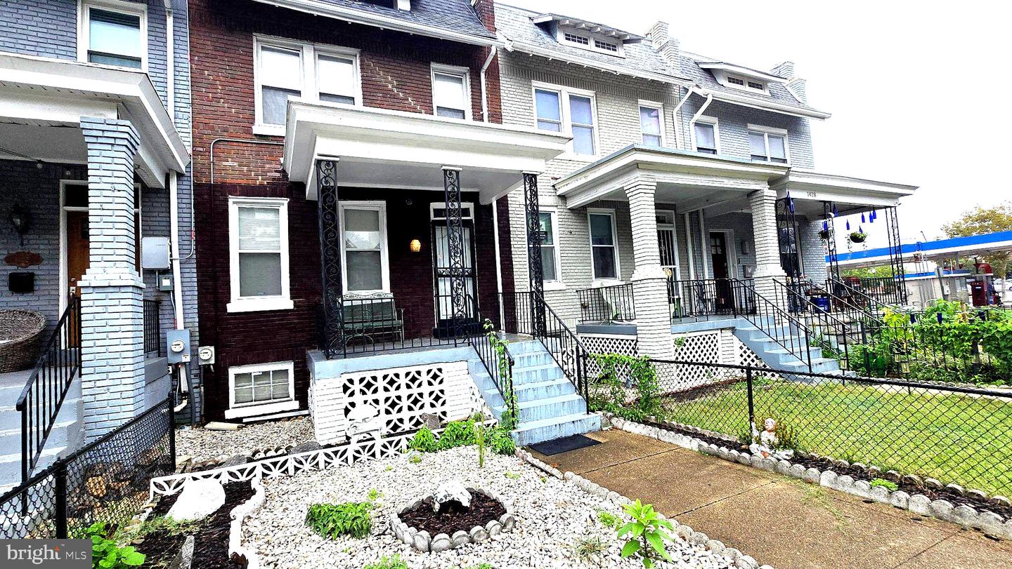 1424 Morse St NE — photo
