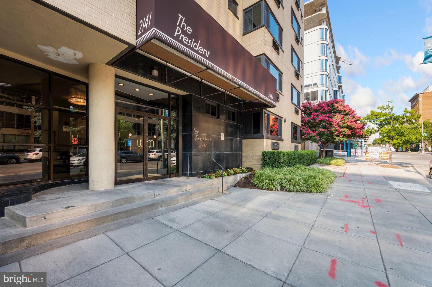 2141 I St NW #809 — photo