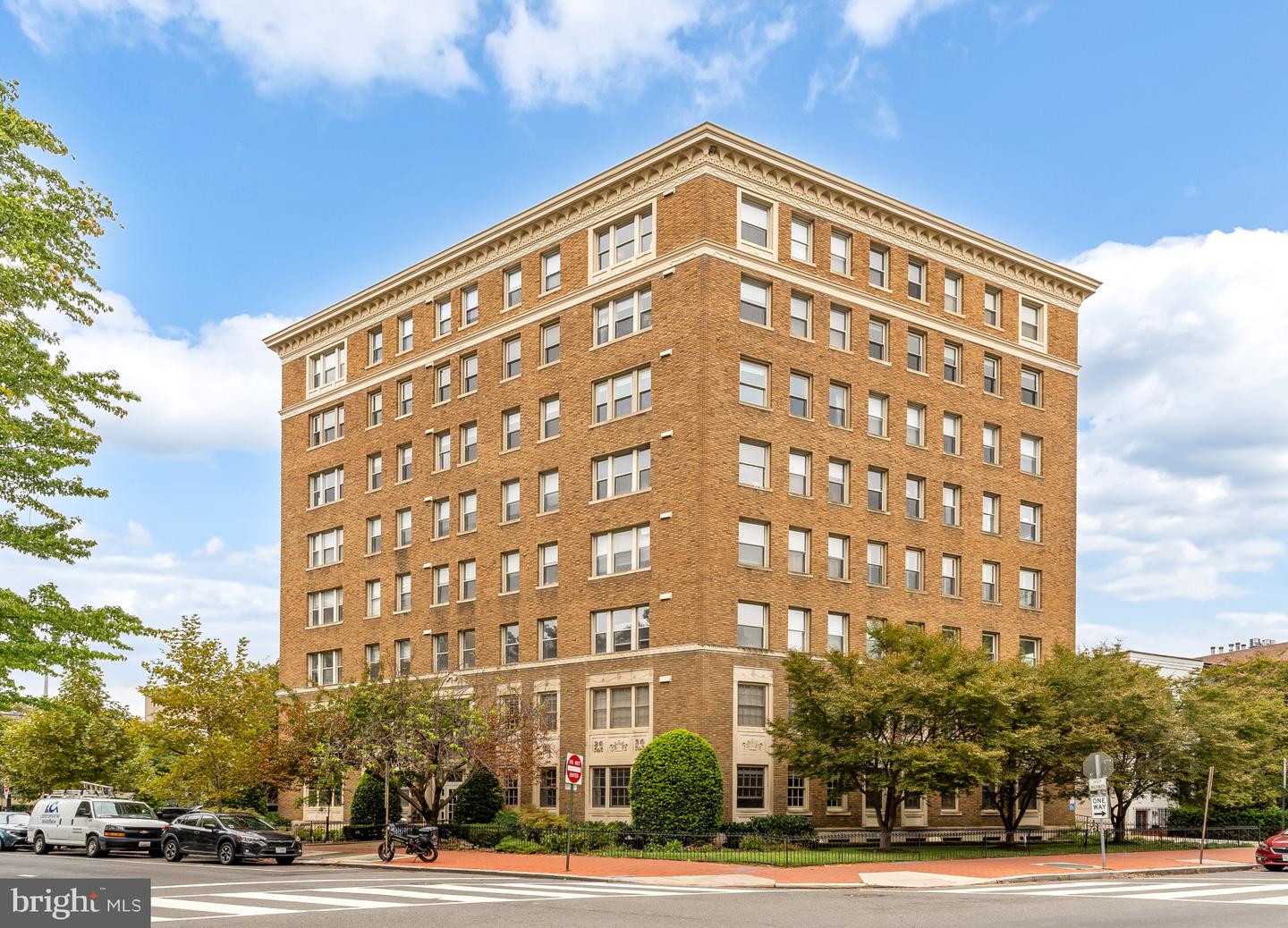 1621 T St NW #605 — photo