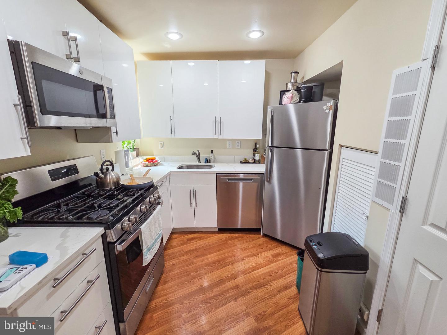 207 R St NW #4 — photo