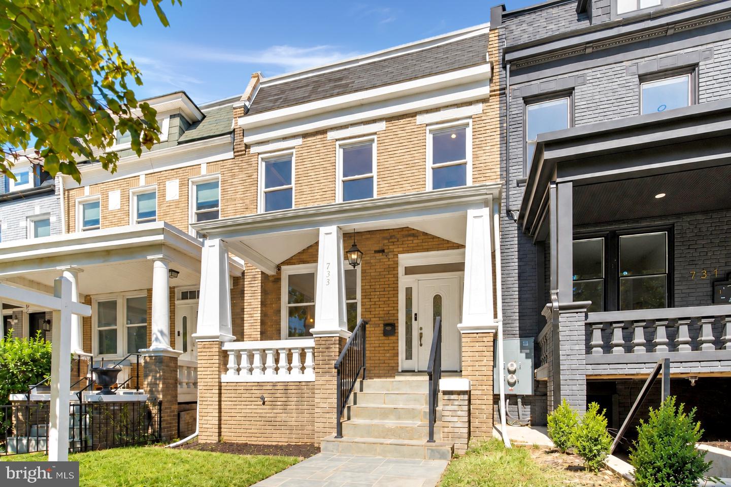 733 Otis Pl NW — photo