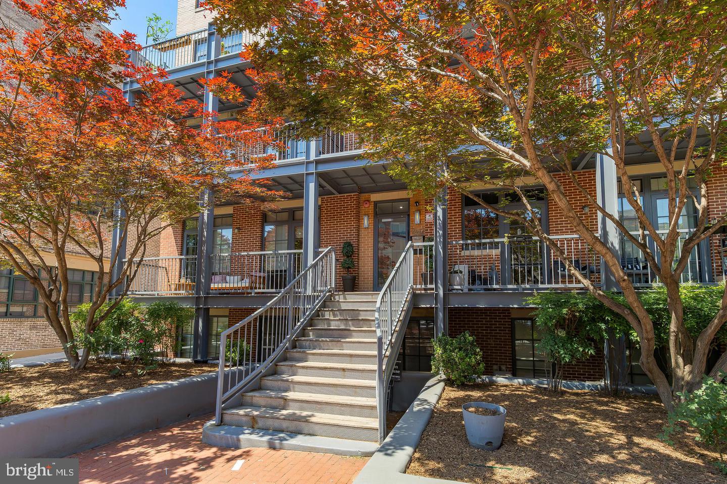 2412 17th St NW #C-03 — photo