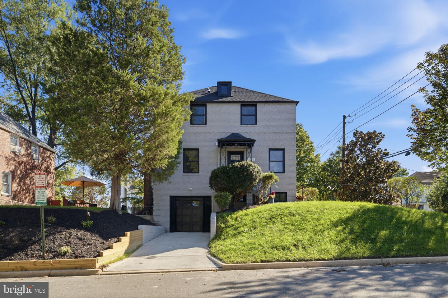 1601 Hamlin St NE — photo
