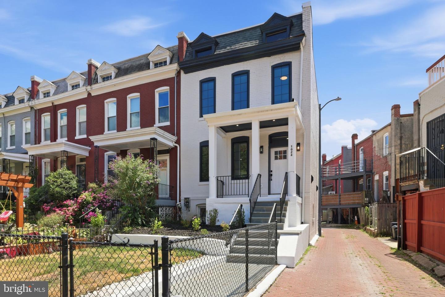 1024 Spring Rd NW — photo