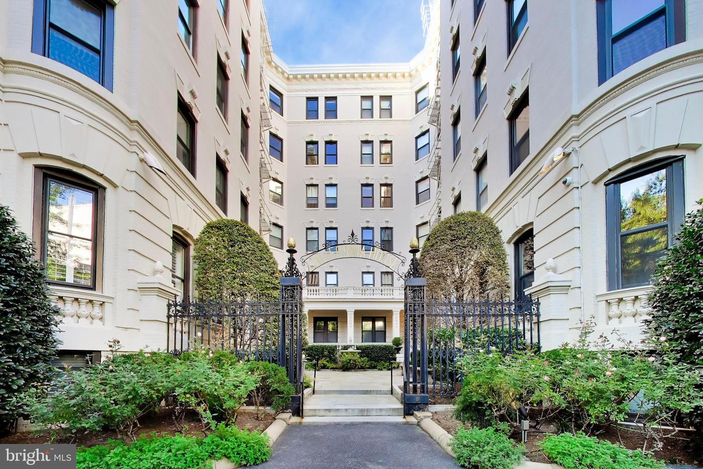 2153 California St NW #502 — photo