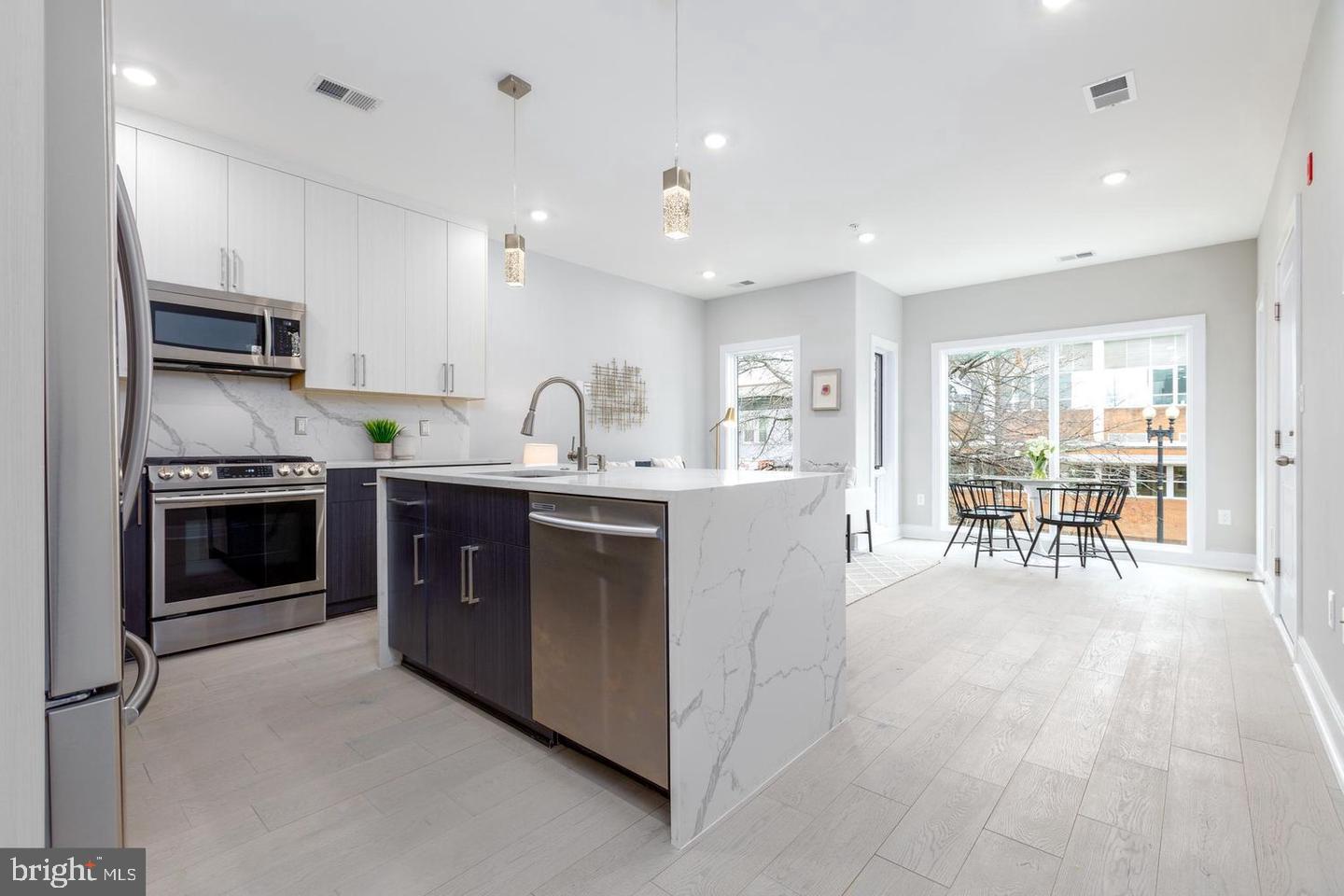 2812 Georgia NW #8 — photo
