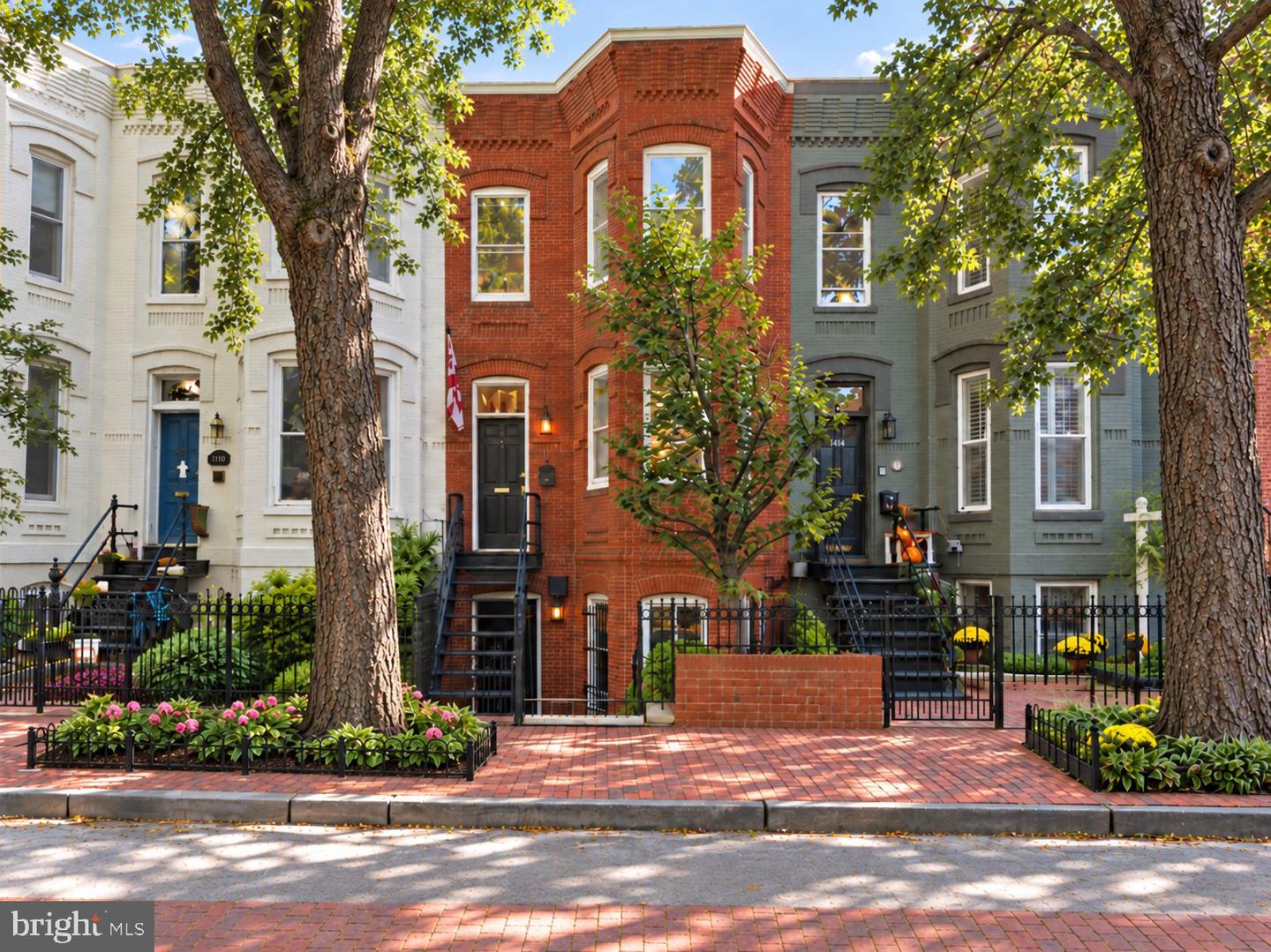 1428 Swann St NW — photo