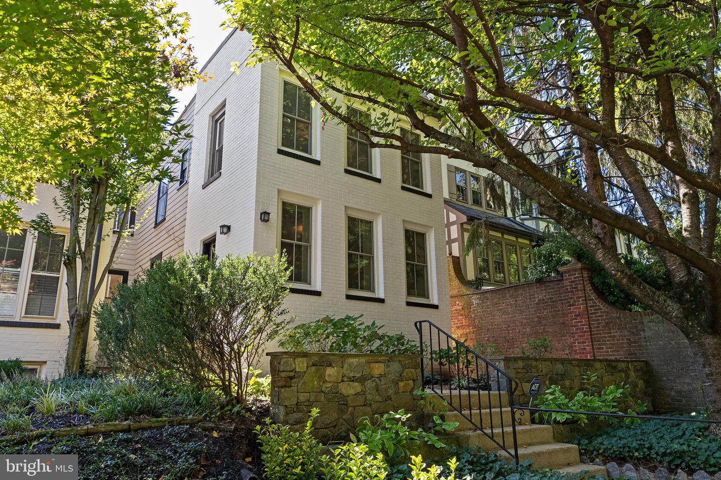 4448 Reservoir Rd NW — photo