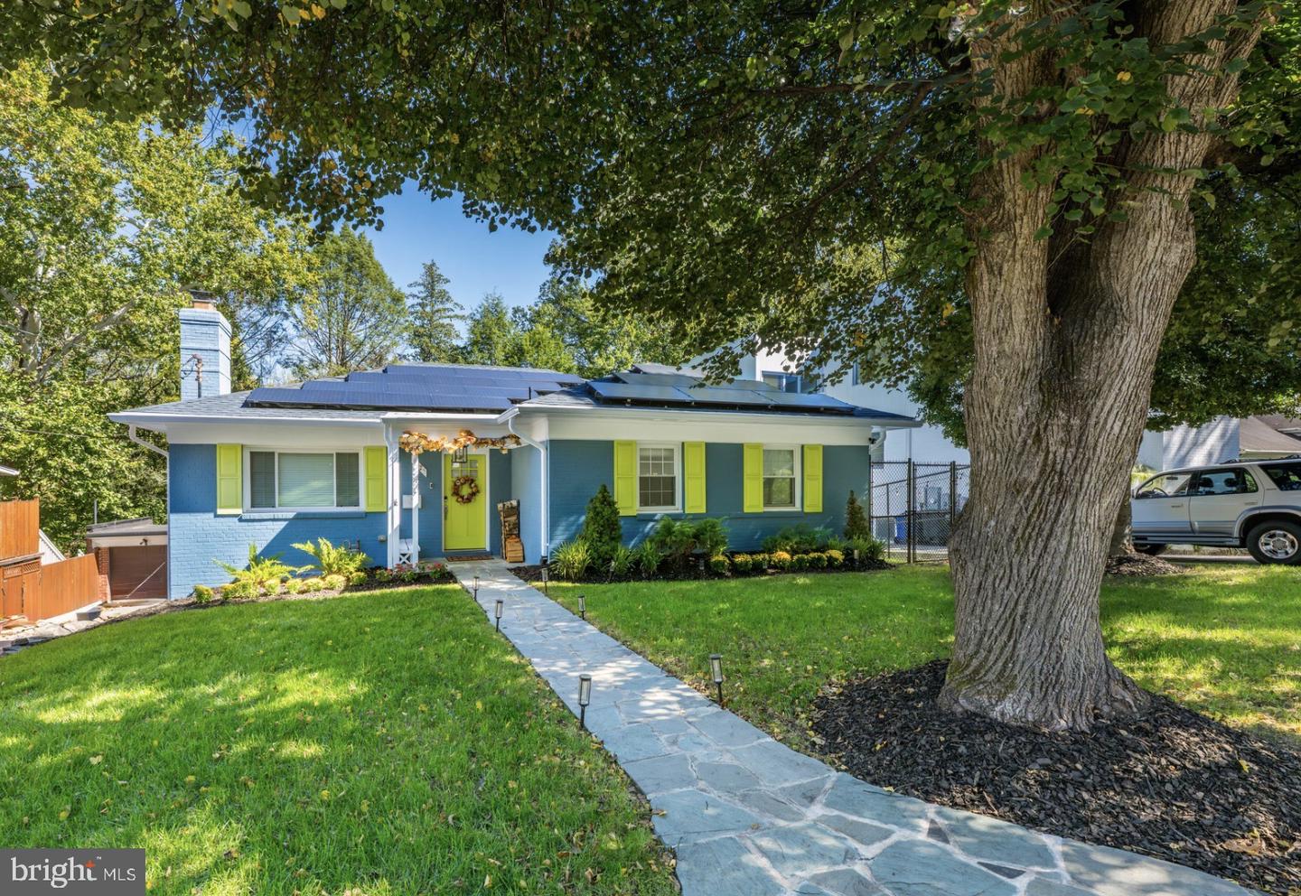 2225 Sudbury Rd NW — photo