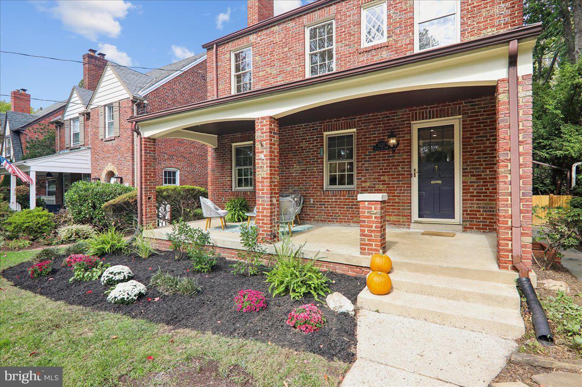 3127 Oliver St NW — photo