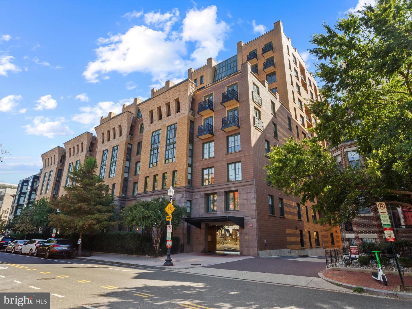 910 M St NW #1006 — photo