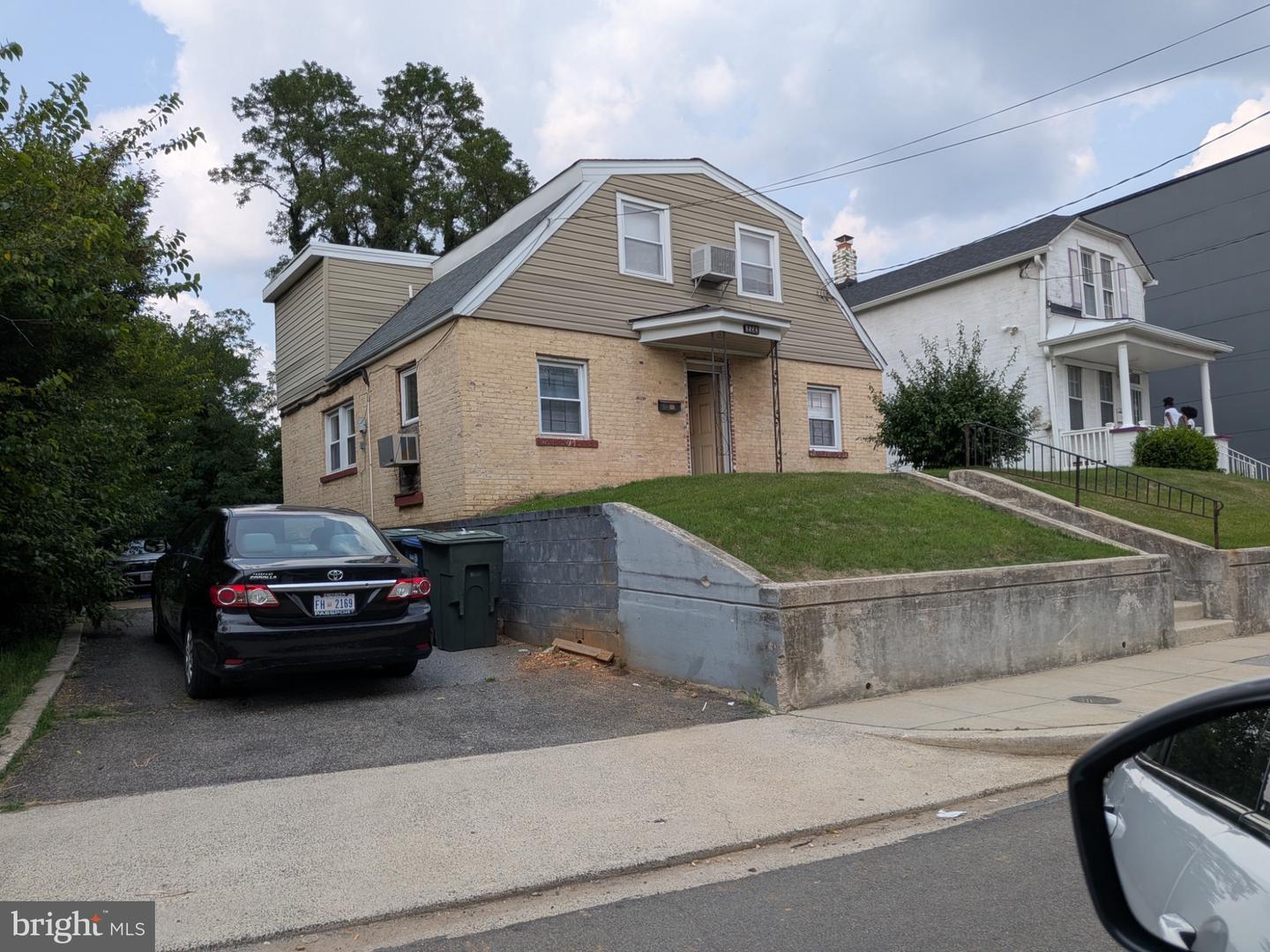 2533 Elvans Rd SE — photo