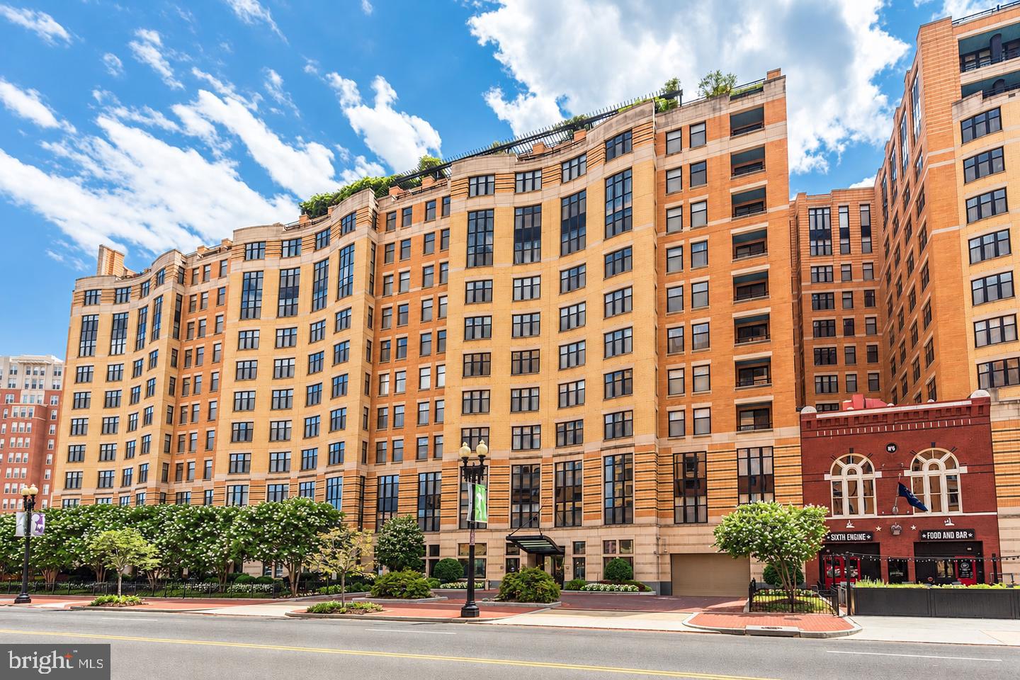 400 Massachusetts Ave NW #1012 — photo