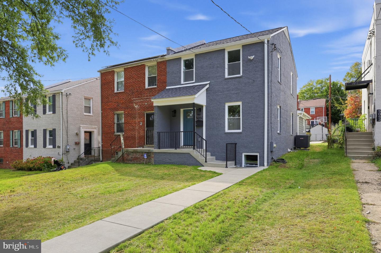 5050 12th St NE — photo