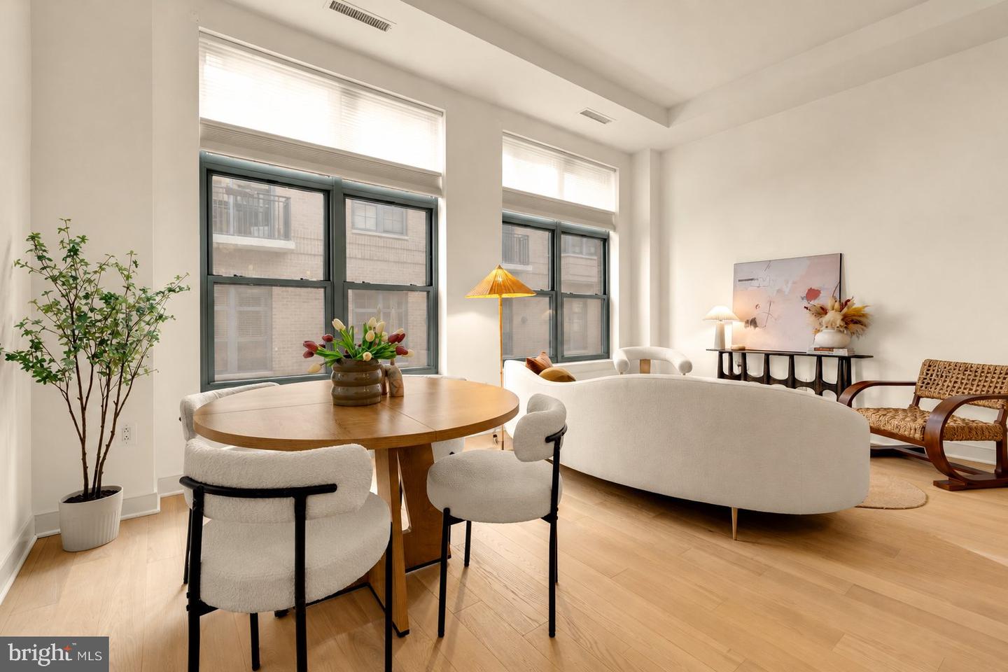 2425 L St NW #317 — photo