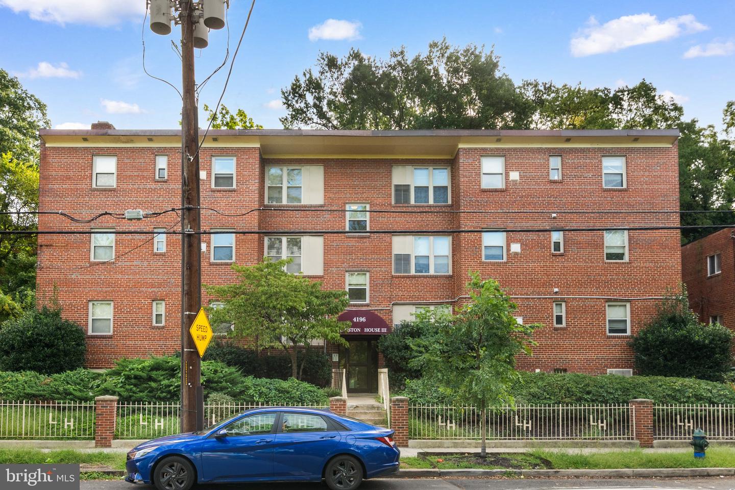 4196 Livingston Rd SE — photo