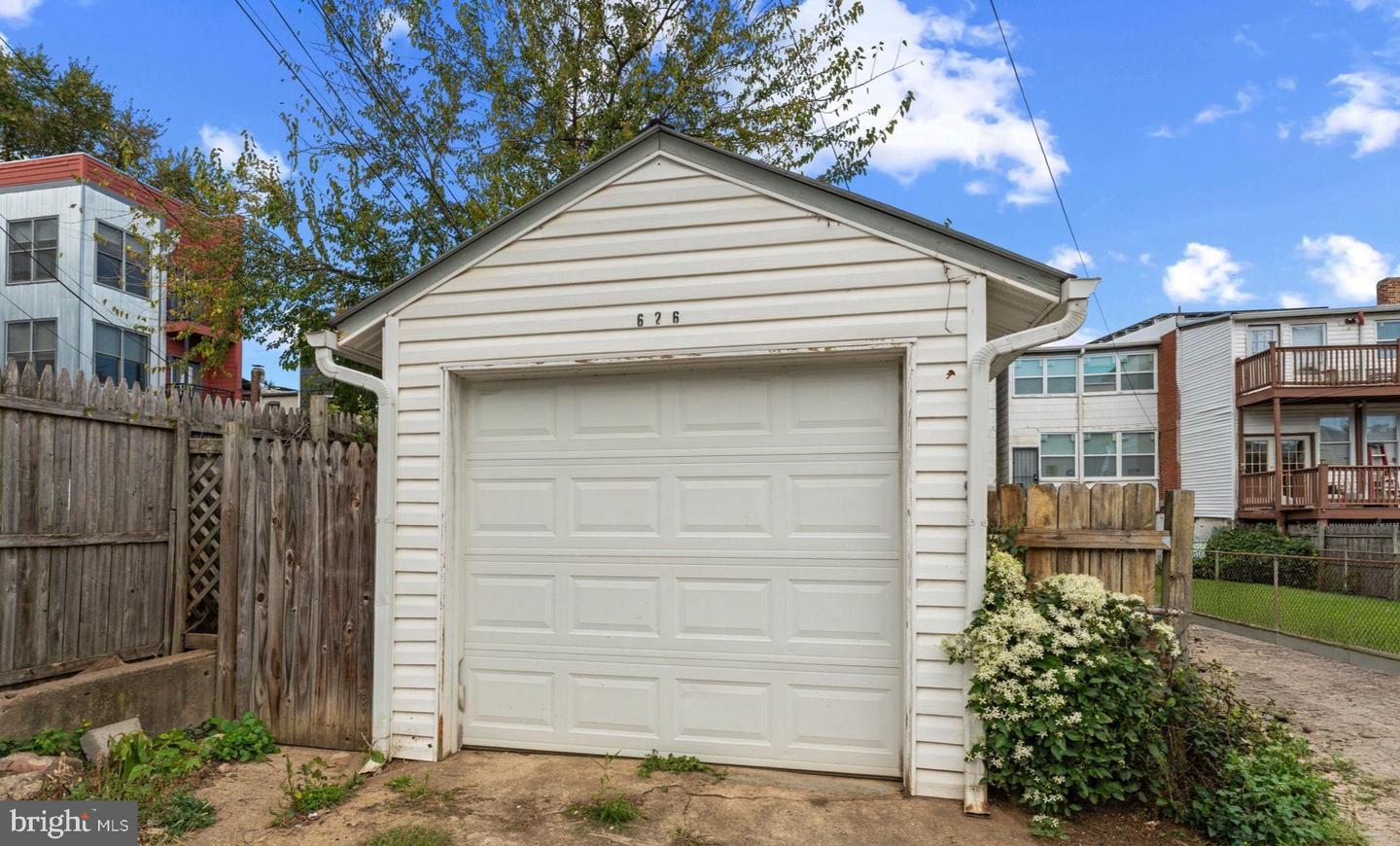 626 Otis Pl NW — photo