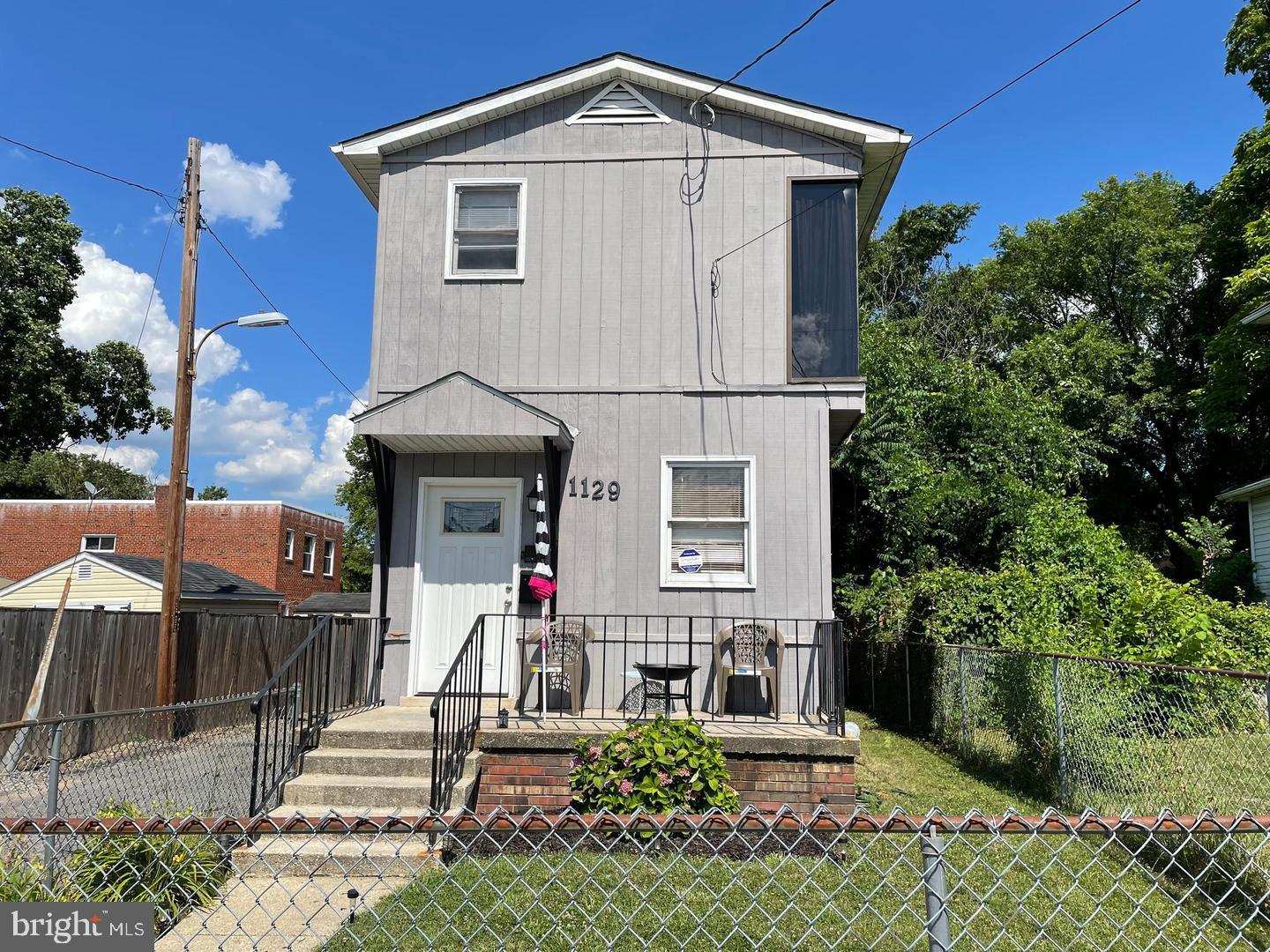 1129 48th St NE — photo