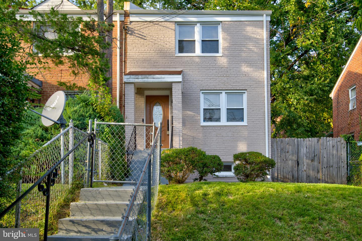 618 Chesapeake St SE — photo