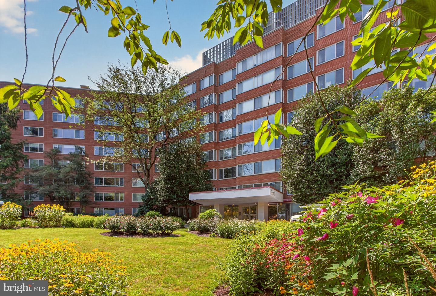 4000 Tunlaw Rd NW #615 — photo