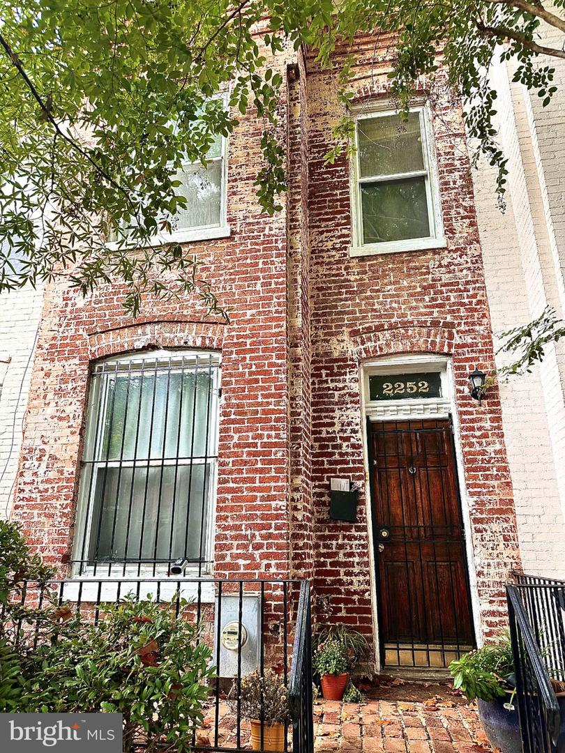 2252 12th St NW — photo