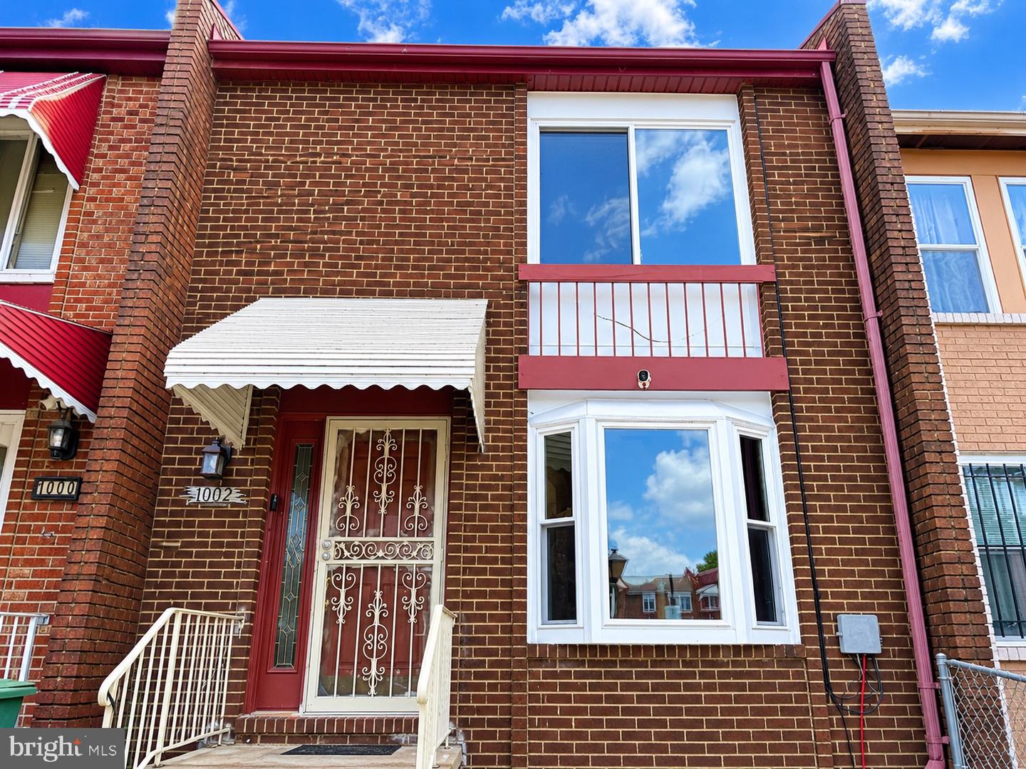 1002 Barnaby Ter SE — photo