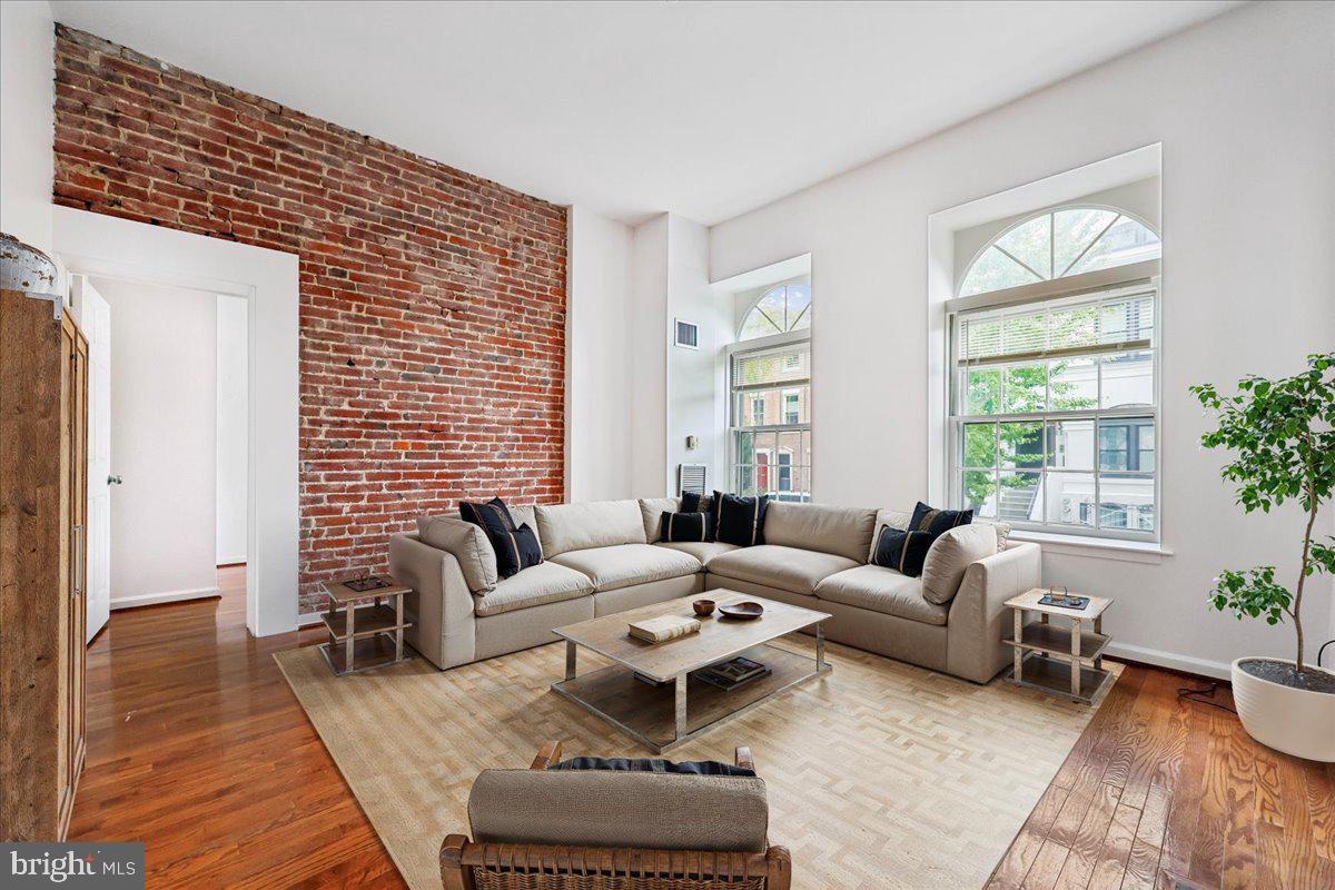 1718 Corcoran St NW #11 — photo