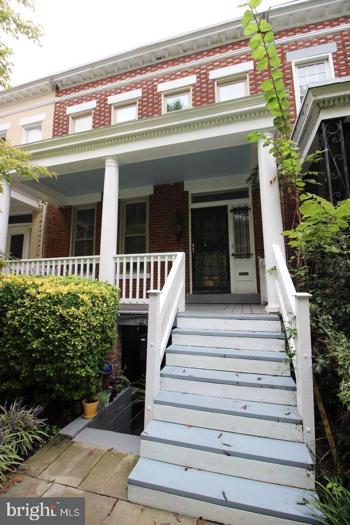 148 Adams St NW — photo