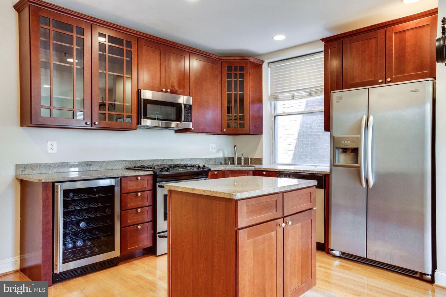 219 T St NE #202 — photo