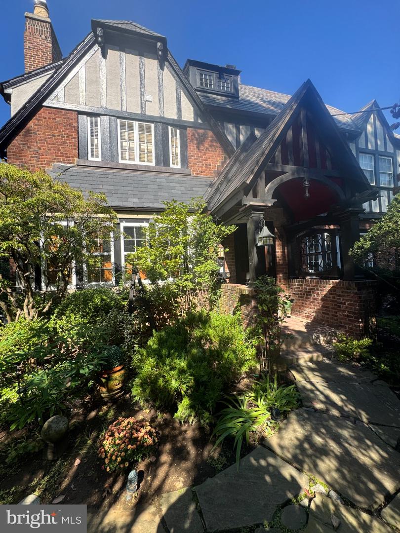 3615 Van Ness St NW — photo