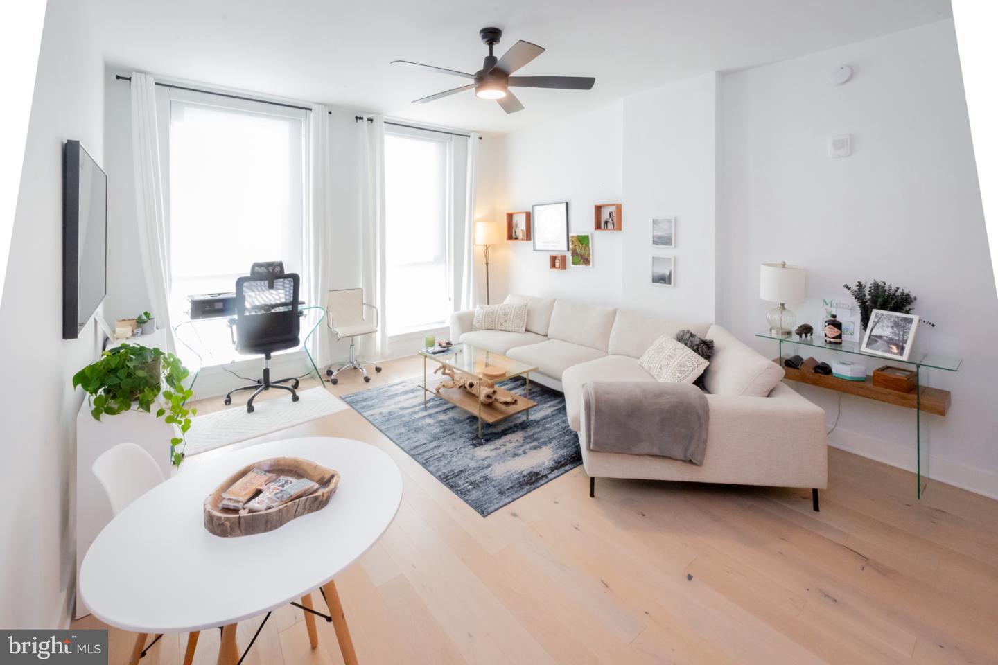 1211 Van St SE #1210 — photo
