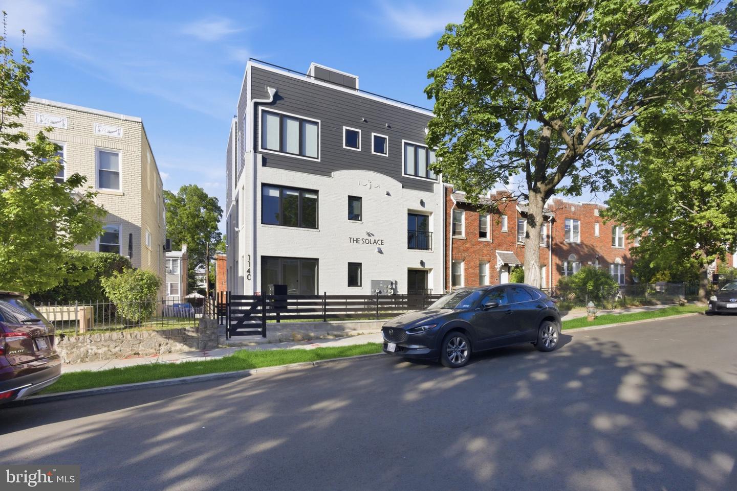 1140 Oates St NE #201 — photo