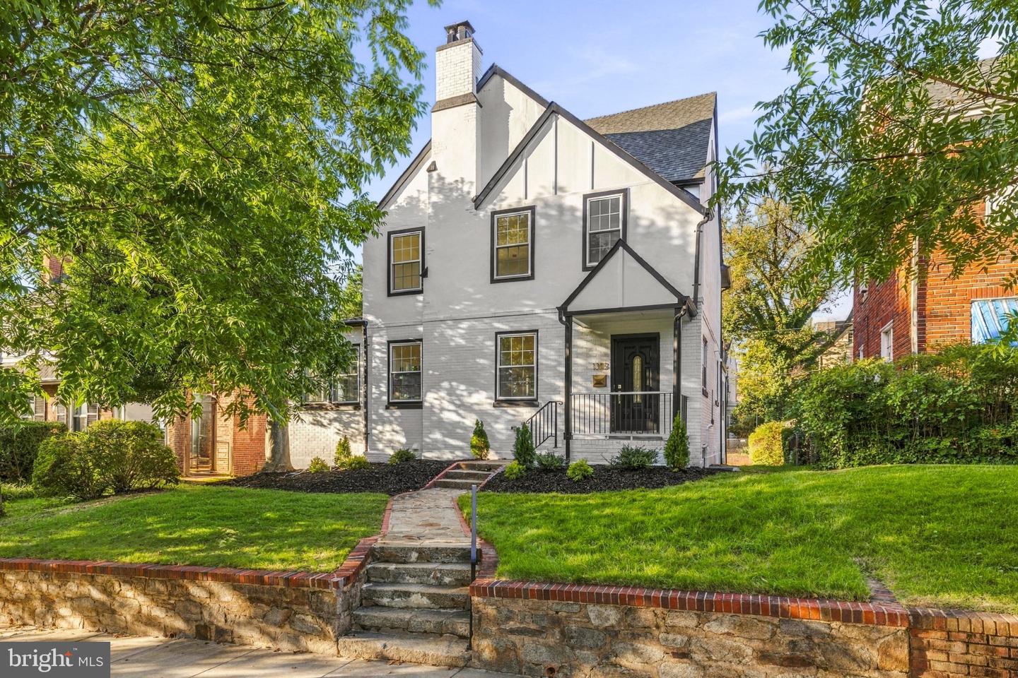 1313 Juniper St NW — photo