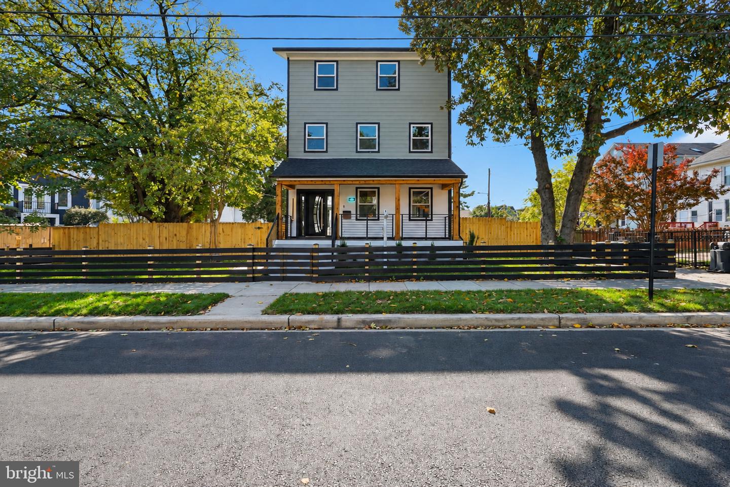 1210 Farragut St NW — photo
