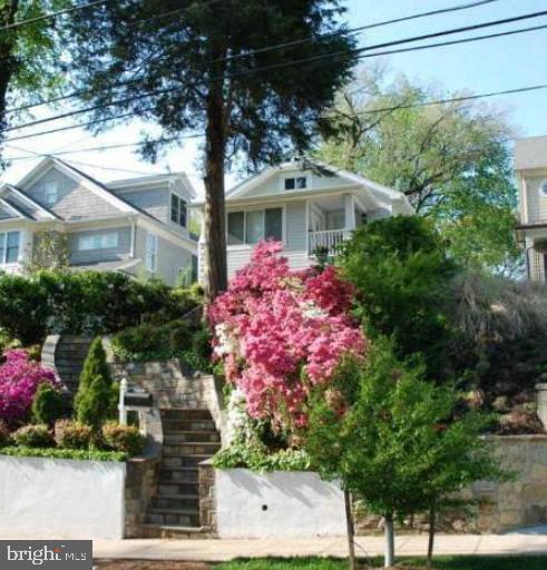 5121 Cathedral Ave NW — photo
