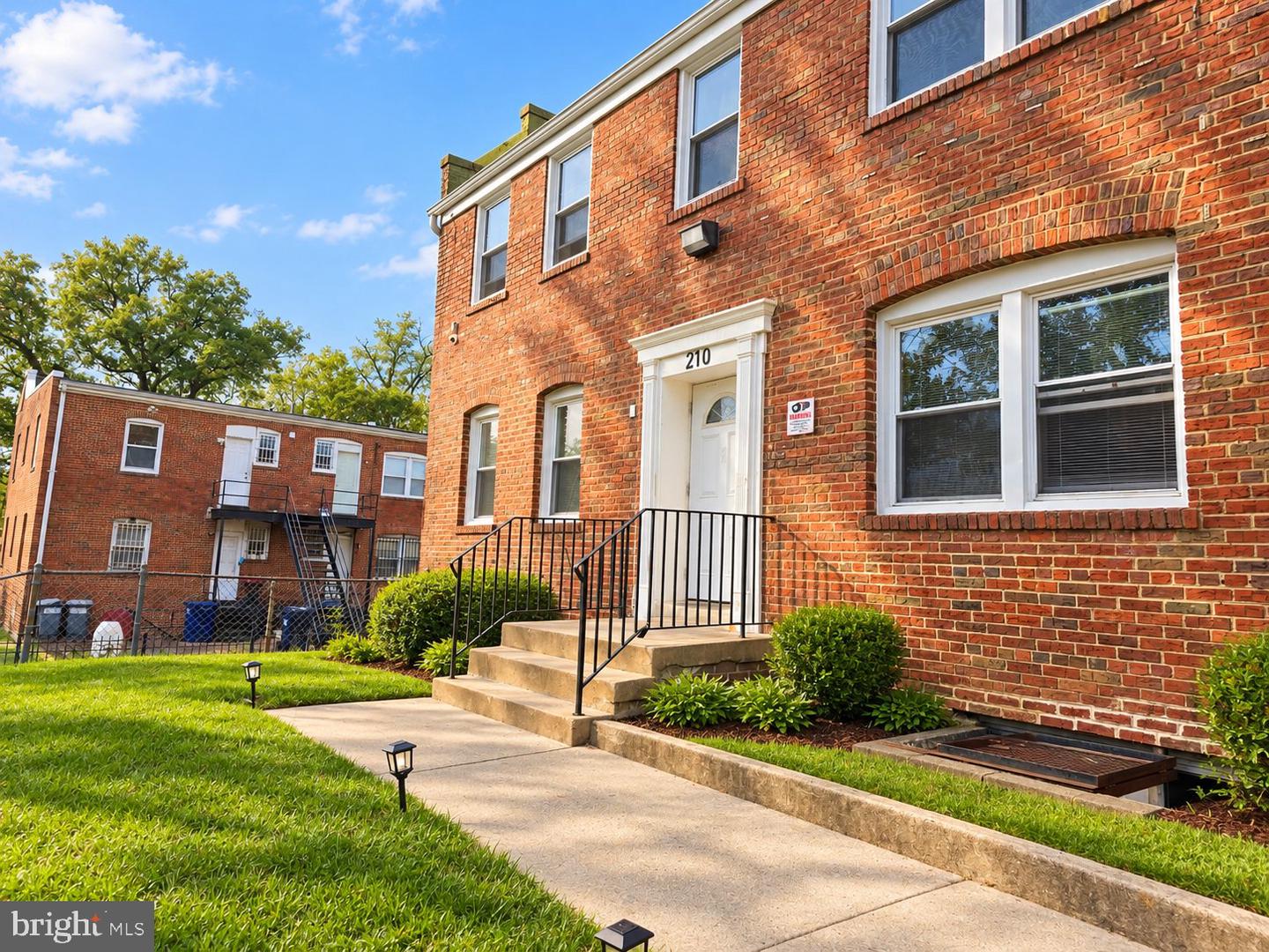 210 Orange St SE #4 — photo