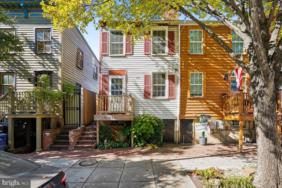 905 SE 11th St SE — photo