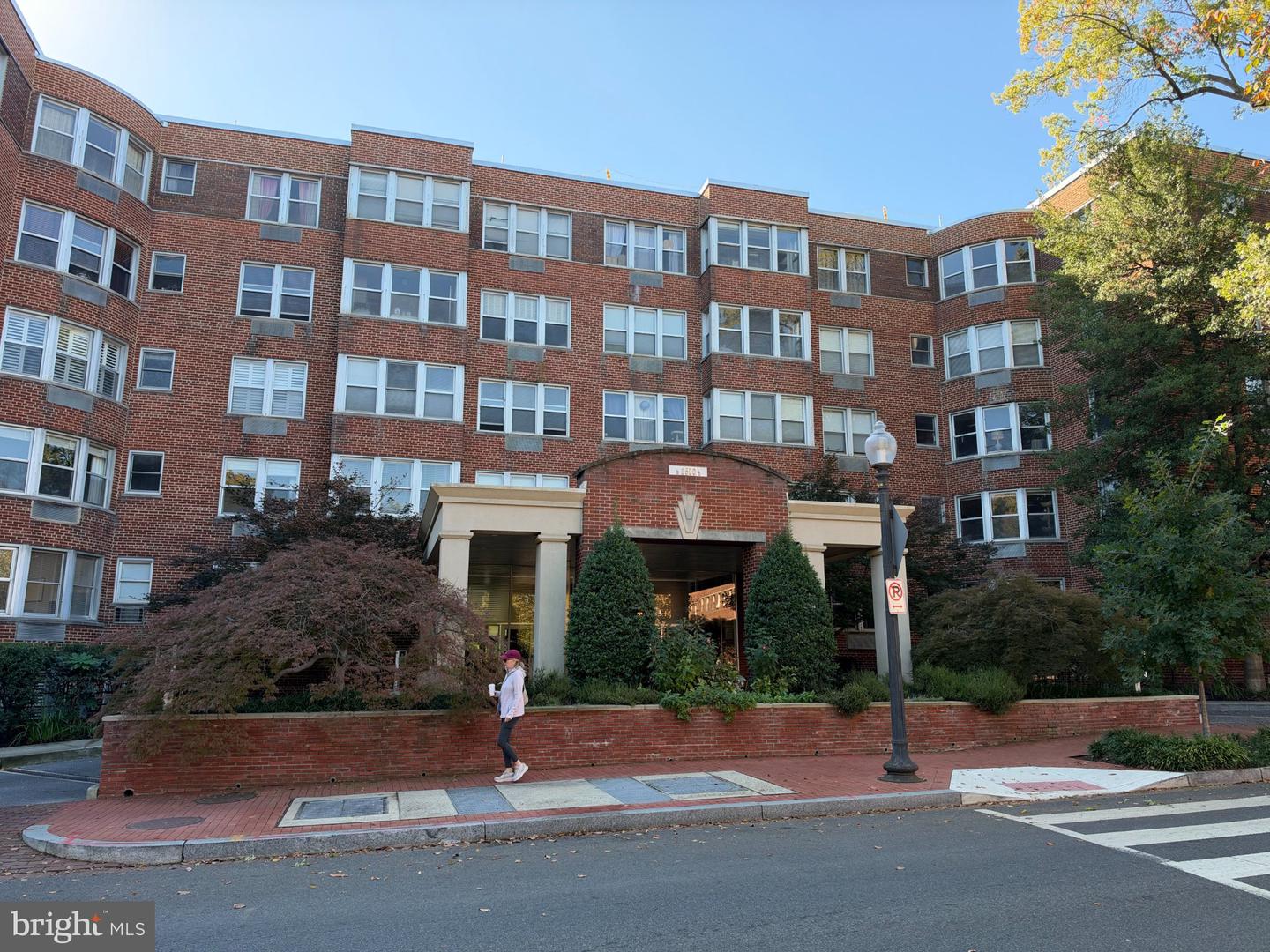 2500 Q St NW #206 — photo