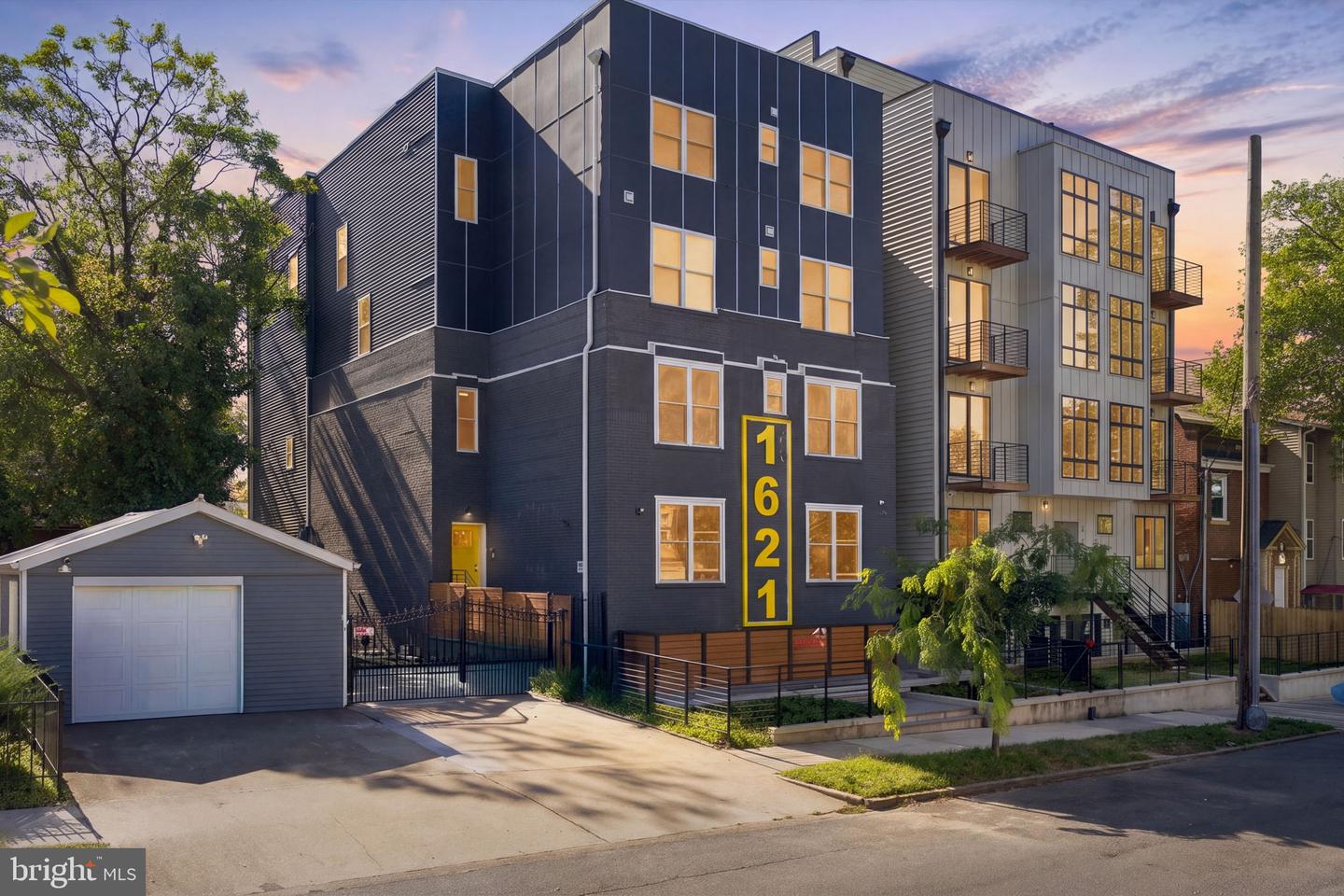 1621 T St SE #6 — photo