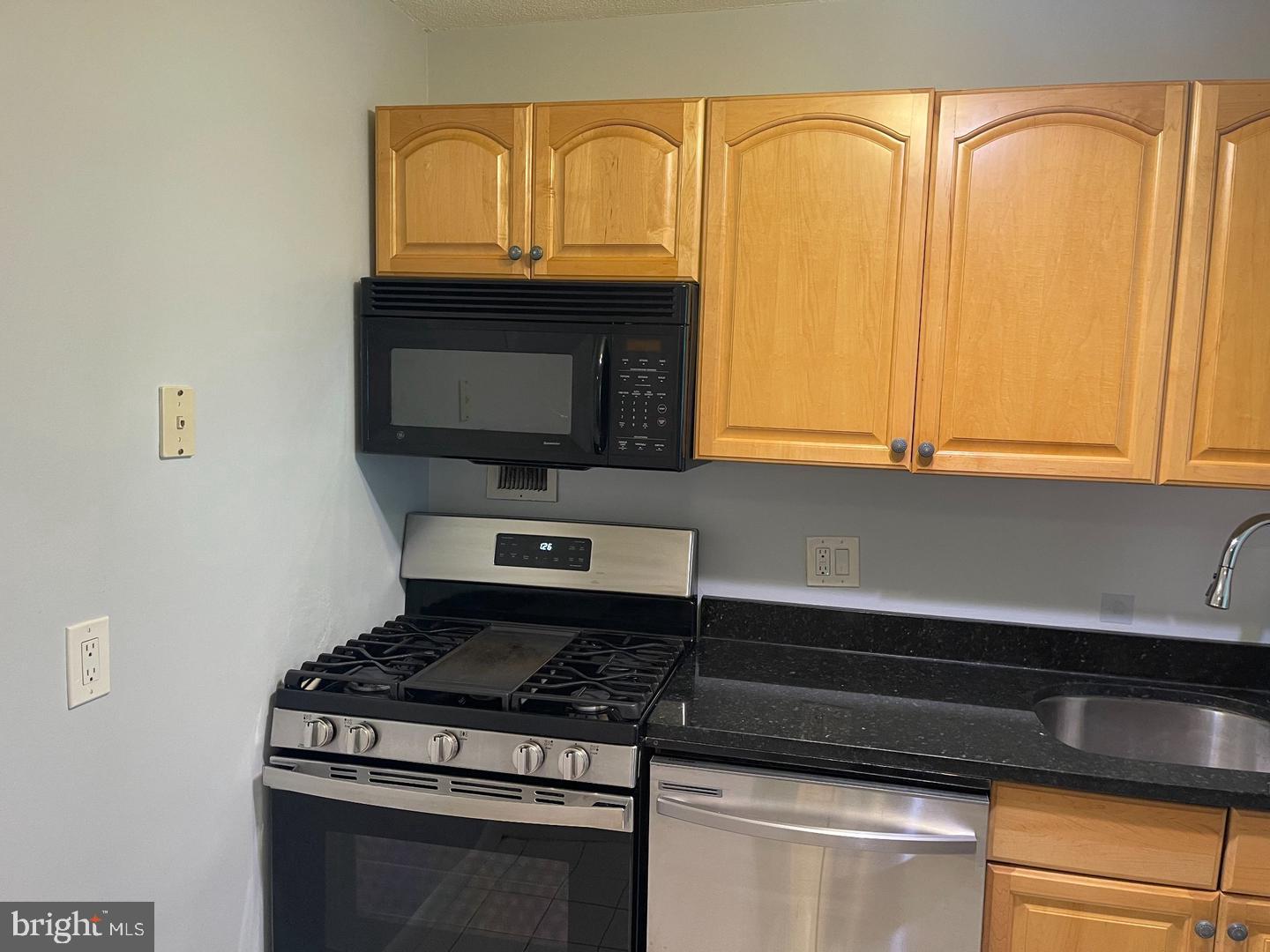 1301 20th St NW #207 — photo