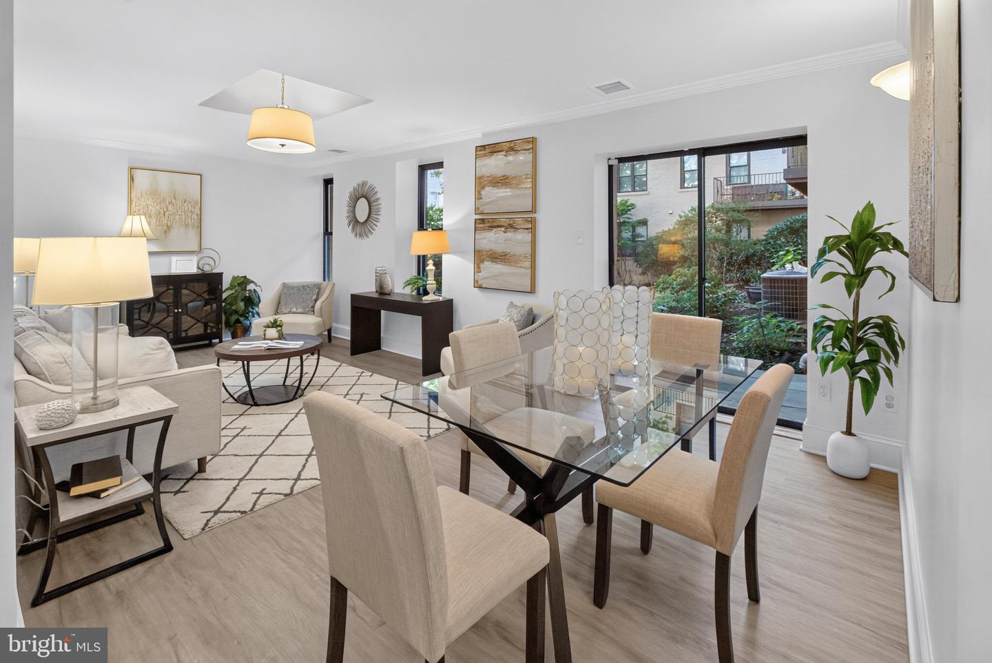 2138 California St NW #201 — photo