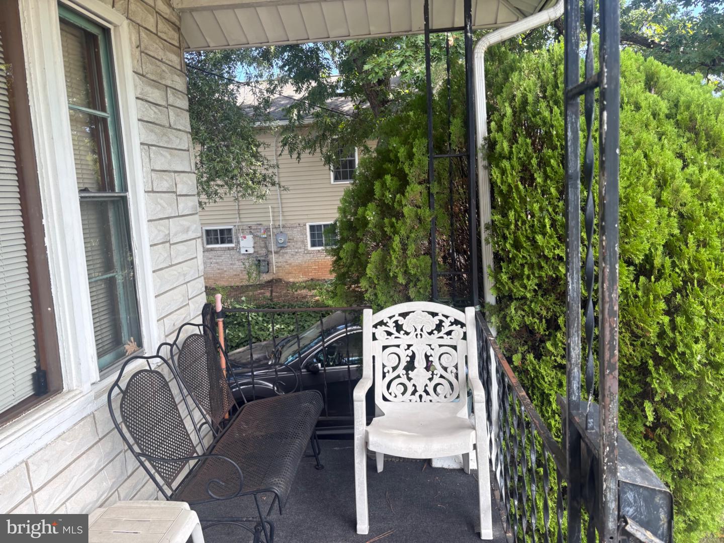 5636 Blaine St NE — photo