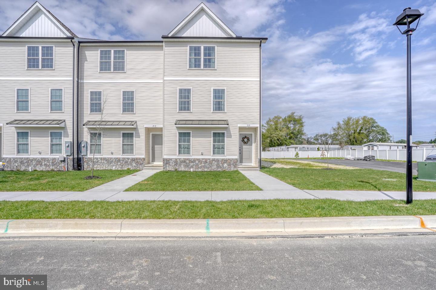 210 Rojan Rd #Model — photo