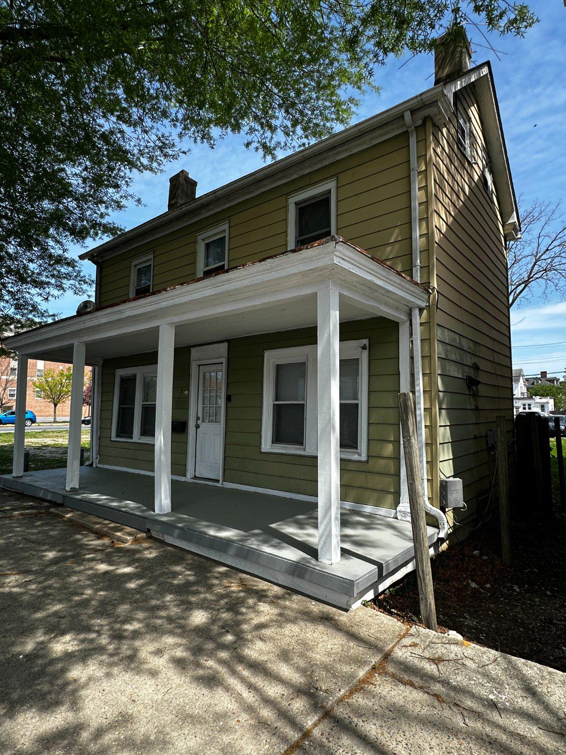 7 S Governors Ave — photo
