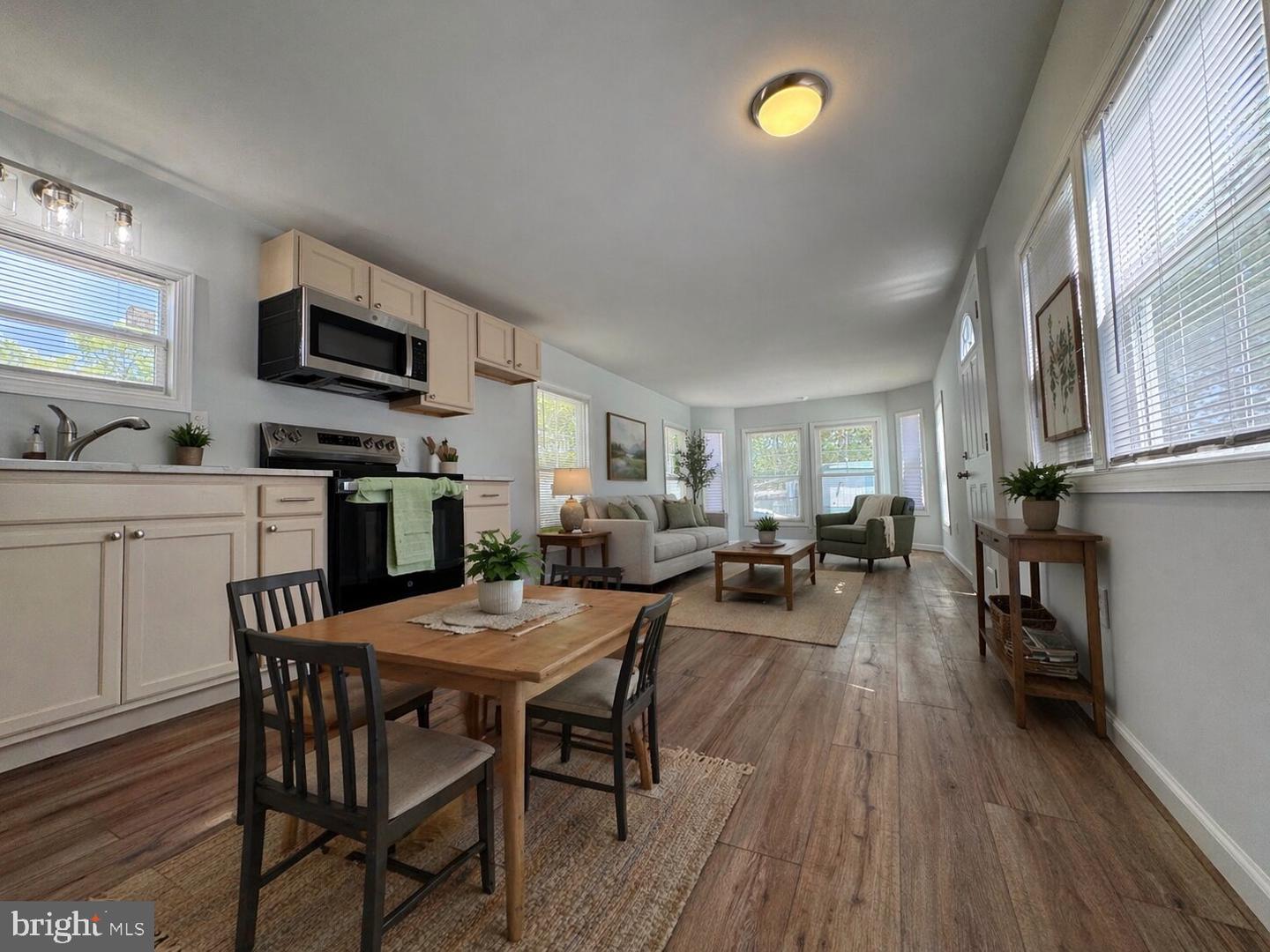 151 Roosevelt Ave #C7 — photo